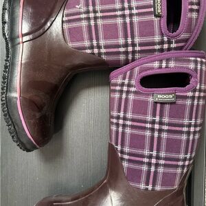 BOGS Waterproof Purple Plaid Boots